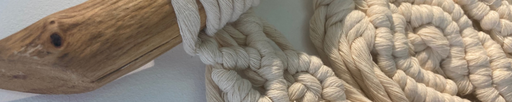 Ręcznie wykonana makrama ścienna w kolorze naturalnym