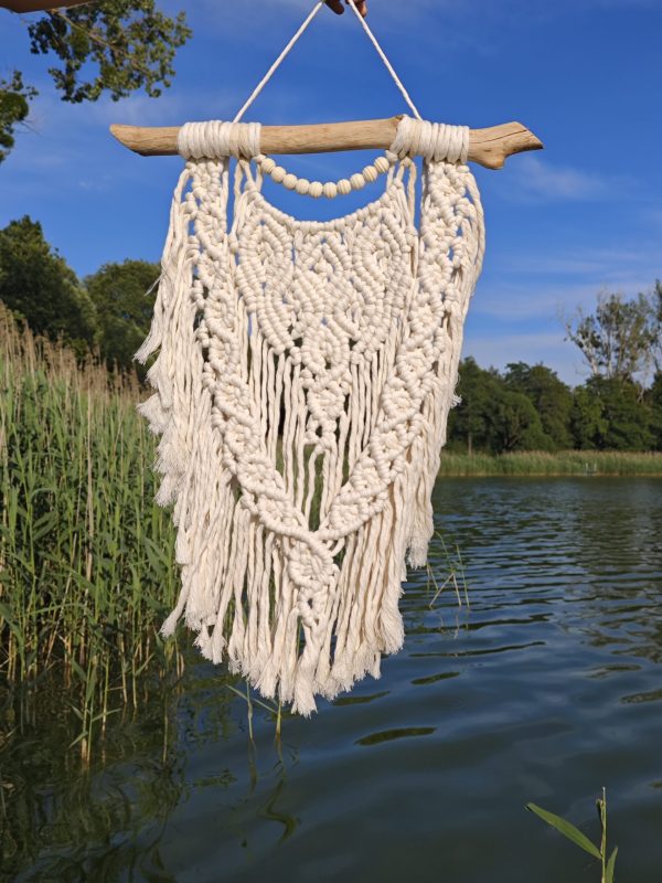 Duża makrama ścienna handmade z bawełnianego sznurka w odcieniu ecru